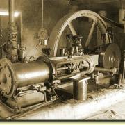 Qui a contruit la premiere machine à vapeur ?